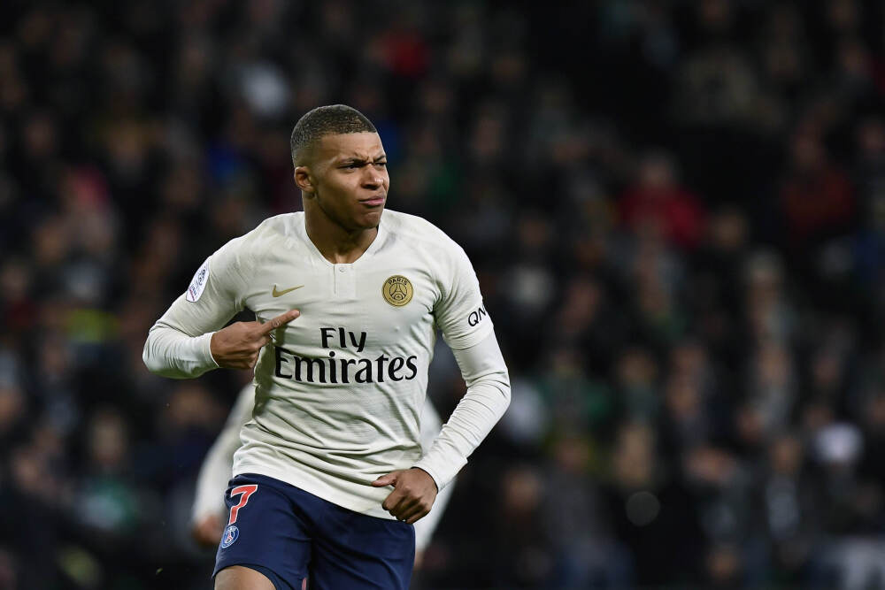 南向资金累计净买入首破5万亿港元，定价权提升